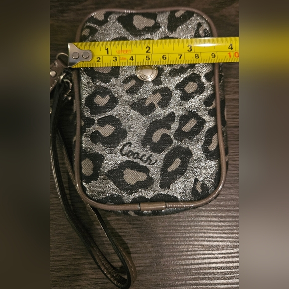 Coach Wristlet Silver Lepord/Cheetah Print - Picture 5 of 7